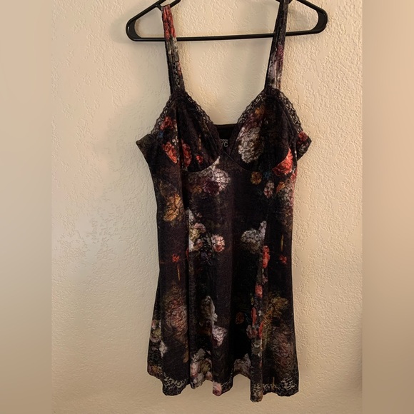 ❤️🔥Madden NYC Sleeveless Mini Dress - black floral lace overlay - Women Size L - Picture 3 of 7